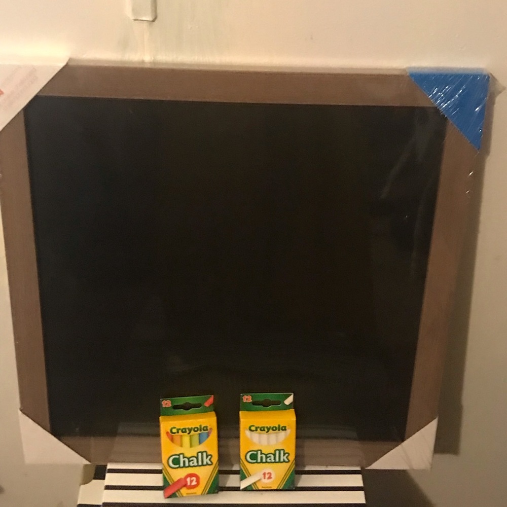 Decorative Magnetized Chalkboard with Chalk